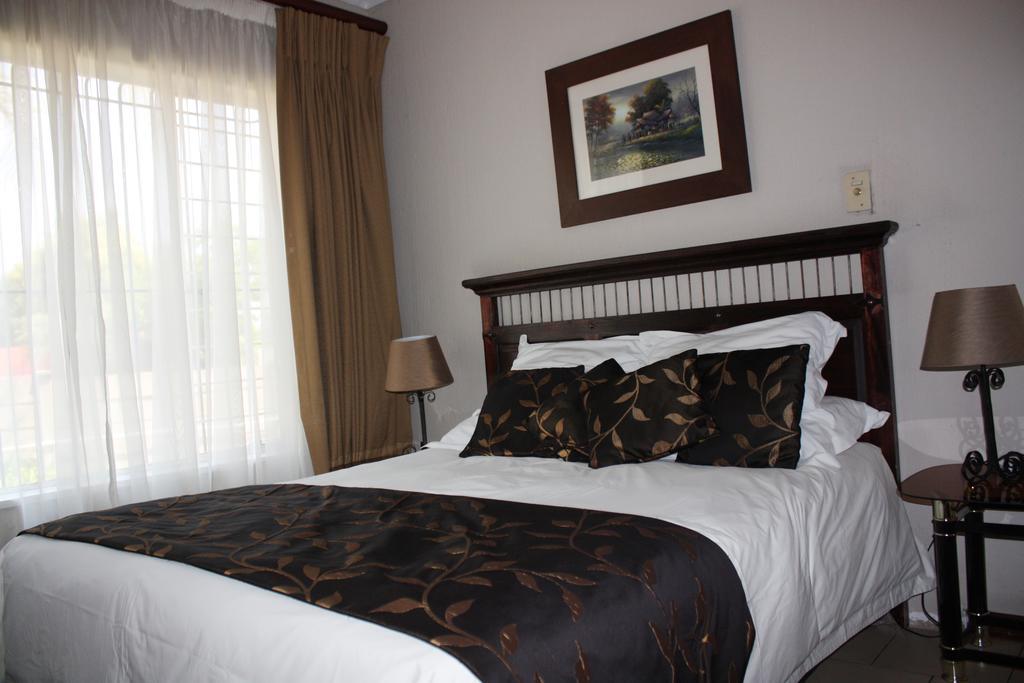 Eagles Nest Lodge Йоганнесбурґ Номер фото